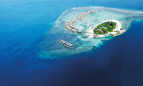 A Maldives yacht charter gives you the opportunity to admire many small exotic islands